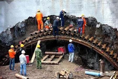 浙江隧道钢花管支护案例